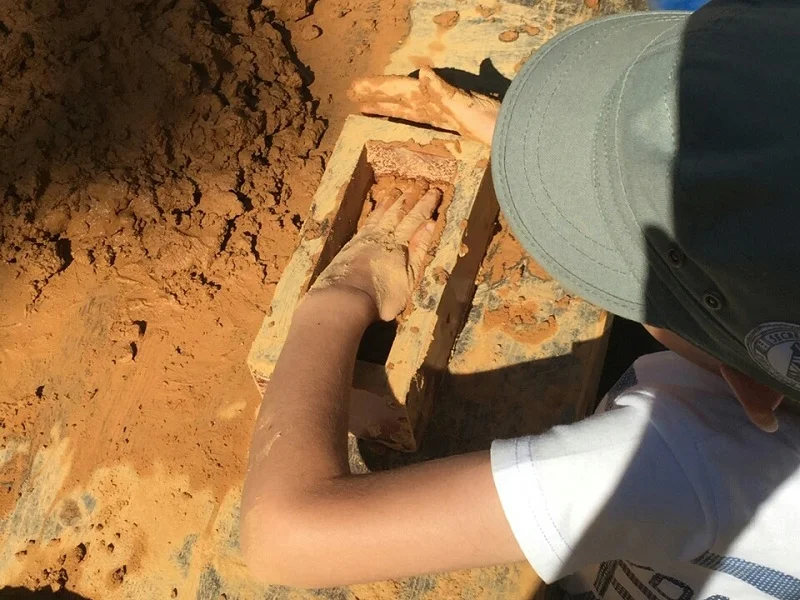 Atelier en famille : Briques en stock